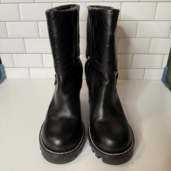 Louis Vuitton Star Trail Ankle Boots – Noir Monogram Embossed - Picture 3 of 7